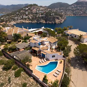 Milana By Slow Chalet